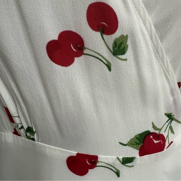 RAILS Koreen Short Sleeve Wrap Dress SZ Medium White Cherry Bloom Date Night EUC - Picture 5 of 10